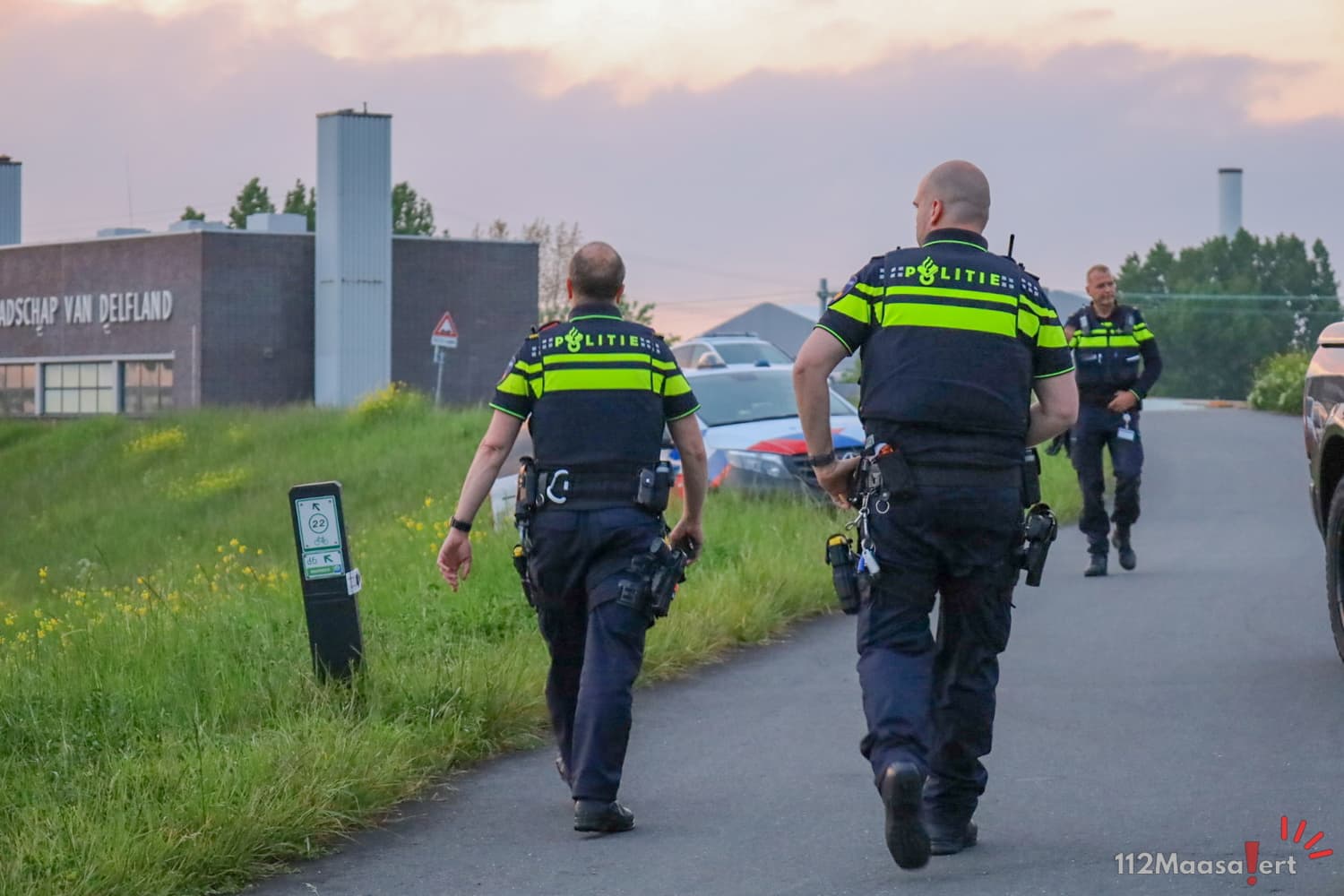 auto-over-de-kop-langs-maeslantkeringweg-in-hoek-v-2.jpeg